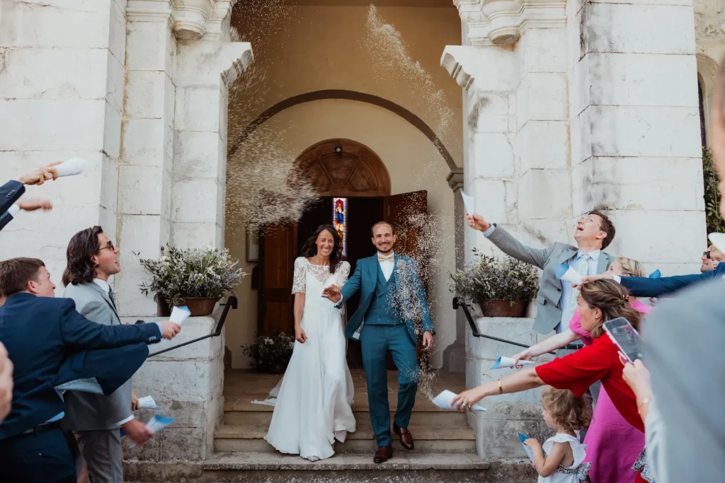 sortie d'église mariage